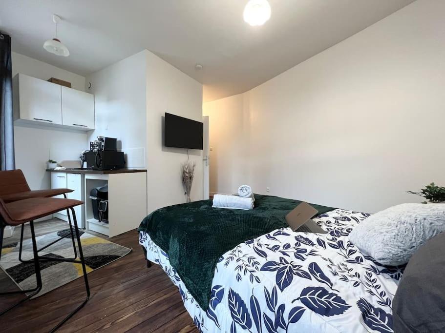 Ferienwohnung Le Petit Nid A 2 Min Gare / Centre Meulan Exterior foto